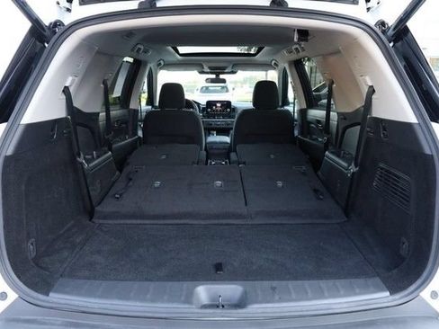 Certified 2025 Nissan Pathfinder SV w/ SV Premium Package FWD image 9