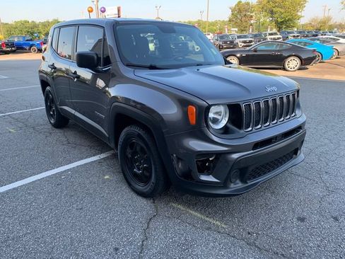 Used 2019 Jeep Renegade Sport FWD image 3
