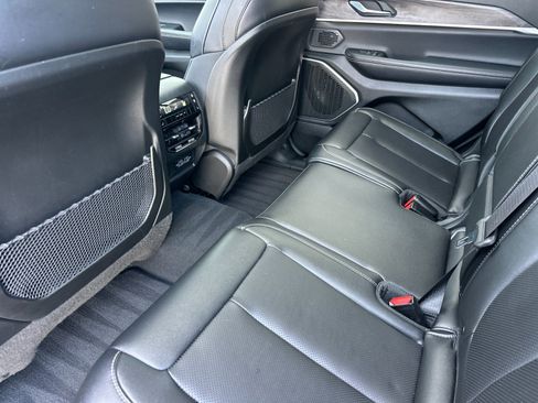 Used 2025 Jeep Grand Cherokee L Limited w/ Luxury Tech Group II AWD/4WD image 13