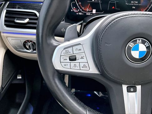 Used 2022 BMW 740i w/ M Sport Package image 22