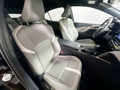 Used 2025 Toyota Camry SE w/ Convenience Package FWD image 31