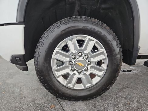 Certified 2025 Chevrolet Silverado 2500 High Country w/ Technology Package AWD/4WD image 40
