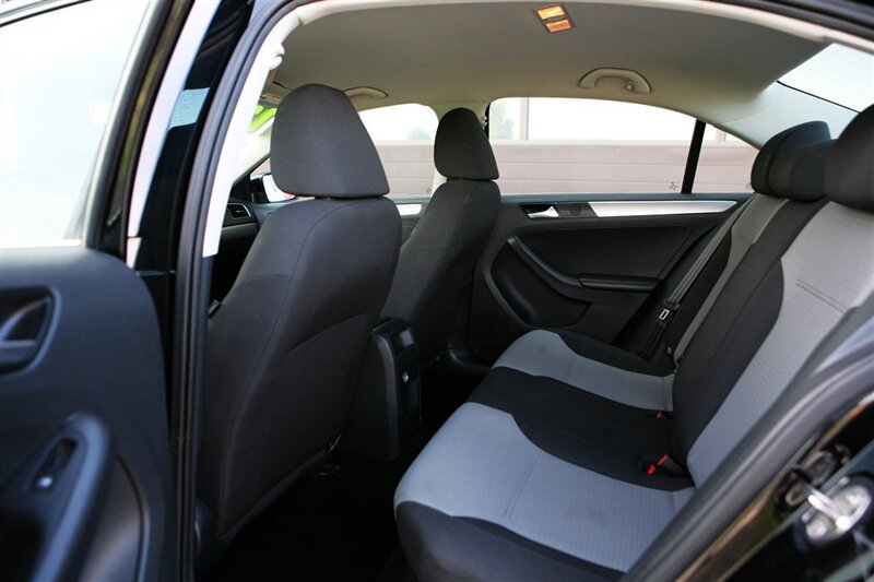 Used 2017 Volkswagen Jetta S FWD image 12