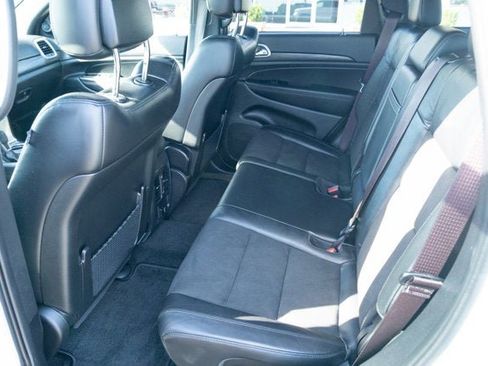 Certified 2021 Jeep Grand Cherokee Laredo X image 27