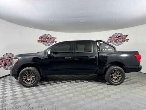 Used 2024 Nissan Titan SV w/ SV Convenience Package AWD/4WD image 4