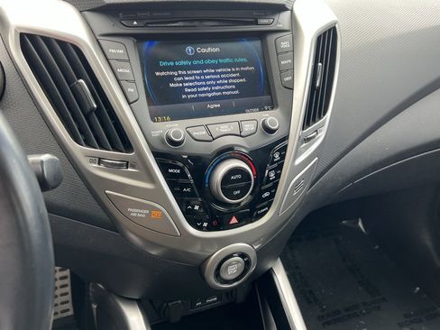 Used 2015 Hyundai Veloster w/ Option Group 03 image 18