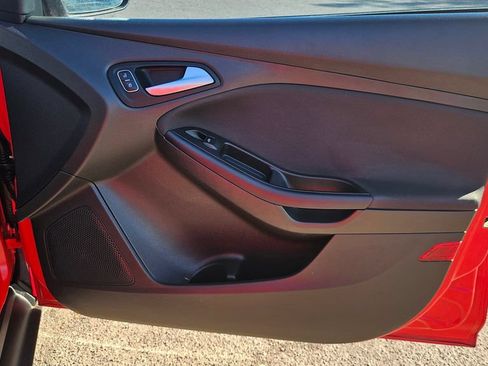 Used 2017 Ford Focus SE FWD image 18