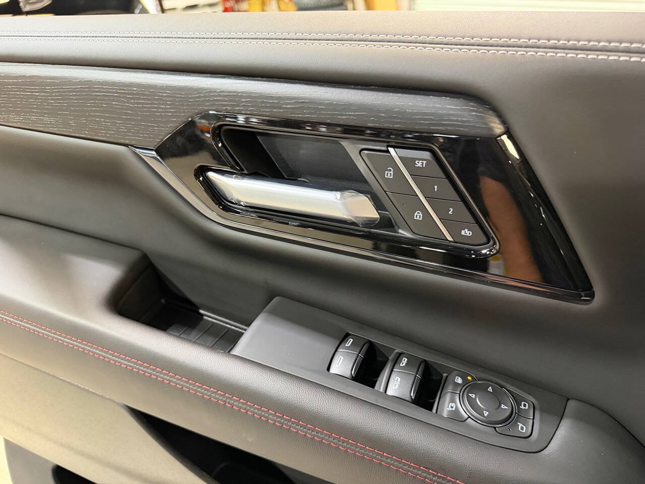 Used 2026 GMC Yukon AT4 Ultimate w/ LPO, Floor Liner Package AWD/4WD image 40