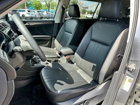 Used 2024 Volkswagen Tiguan SE AWD/4WD image 13