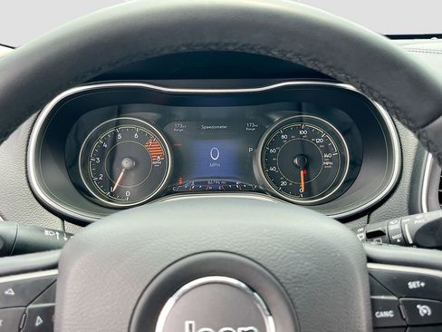 Used 2022 Jeep Cherokee Latitude Lux FWD image 12