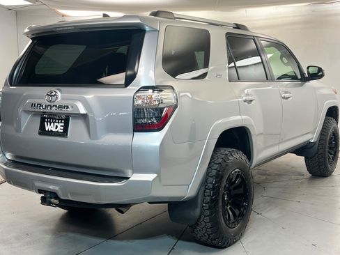 Used 2020 Toyota 4Runner SR5 w/ Wilderness Package AWD/4WD image 5