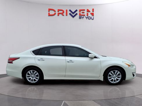 Used 2015 Nissan Altima 2.5 S w/ Power Driver Seat Package image 6