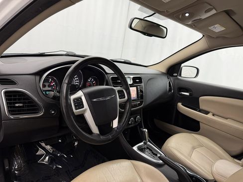 Used 2013 Chrysler 200 Limited image 6