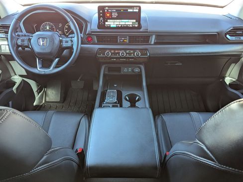 Used 2025 Honda Pilot EX-L image 16