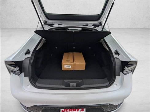 New 2026 Toyota Prius Plug-In Hybrid FWD image 8