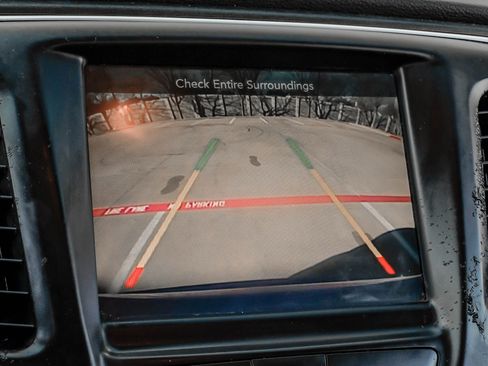 Used 2017 Chrysler 200 Limited Platinum image 27