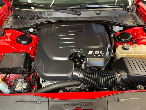 Used 2022 Dodge Charger SXT w/ Leather Interior Group RWD image 24