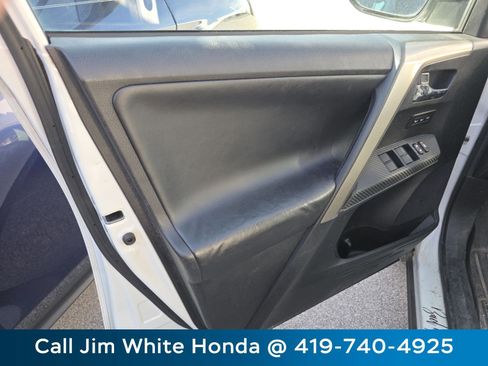Used 2014 Toyota RAV4 Limited w/ Technology Package AWD/4WD image 13