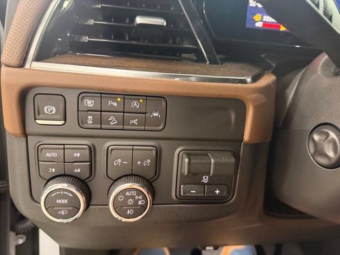 Used 2026 Chevrolet Tahoe High Country AWD/4WD image 8