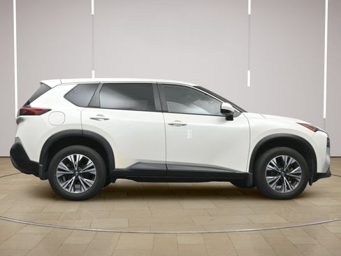 Certified 2023 Nissan Rogue SV FWD image 24