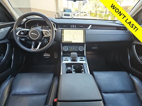 Used 2022 Jaguar XF SE RWD image 14