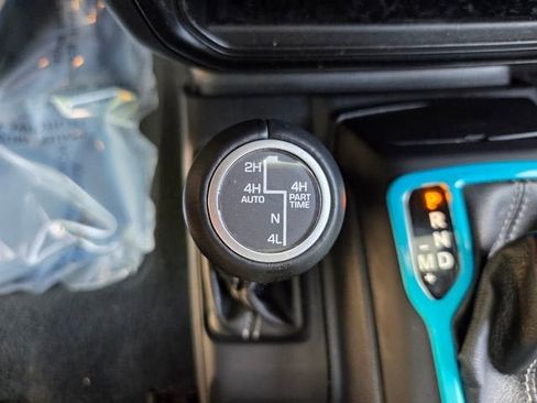 Used 2022 Jeep Wrangler Unlimited Sahara w/ Cold Weather Group AWD/4WD image 35