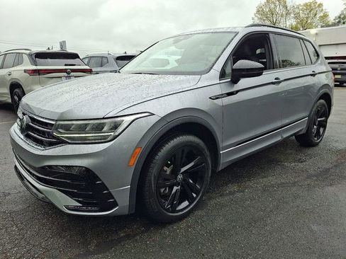 Certified 2024 Volkswagen Tiguan SE R-Line AWD/4WD image 5