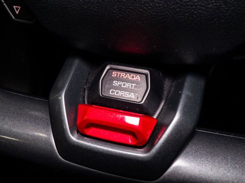 Used 2018 Lamborghini Huracan LP 580-2 image 19