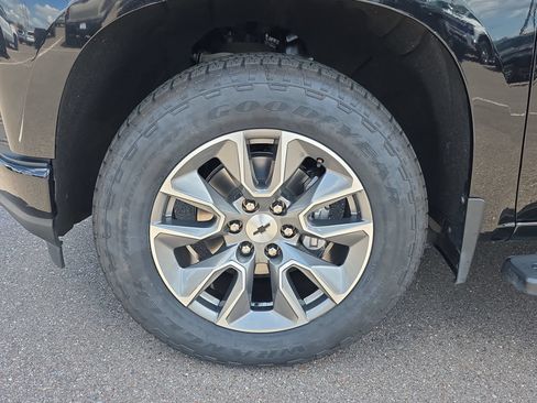 Used 2022 Chevrolet Silverado 1500 RST w/ Convenience Package II AWD/4WD image 9