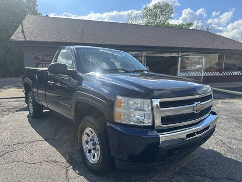 Used 2011 Chevrolet Silverado 1500 W/T w/ LS Package AWD/4WD image 3