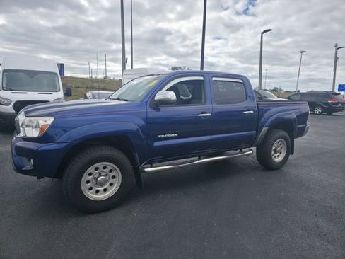 Used 2014 Toyota Tacoma PreRunner w/ SR5 Package image 9