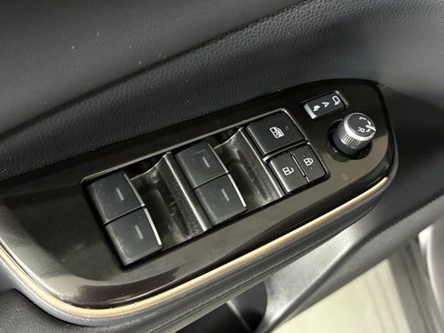 Used 2024 Toyota Crown AWD/4WD image 17