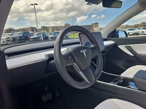 Used 2020 Tesla Model Y Long Range image 2