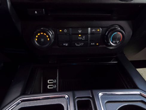 Used 2018 Ford F150 XL w/ Equipment Group 101A Mid AWD/4WD image 19