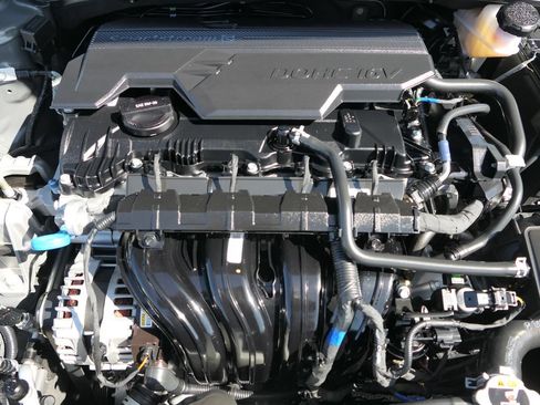 Used 2025 Hyundai Elantra Sport FWD image 26