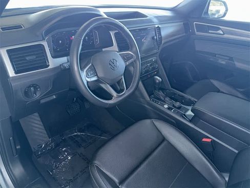 Used 2022 Volkswagen Atlas Cross Sport SE image 13