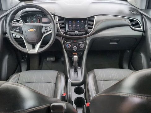Certified 2021 Chevrolet Trax LT w/ LT Convenience Package AWD/4WD image 19