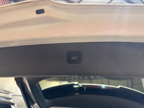 Used 2019 Chevrolet Blazer LT FWD image 11