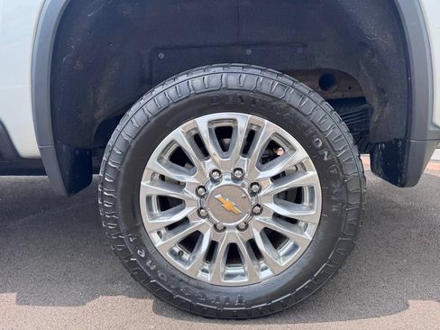 Used 2021 Chevrolet Silverado 2500 High Country w/ Z71 Off-Road Package AWD/4WD image 35