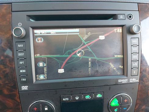 Used 2013 GMC Yukon Denali image 25