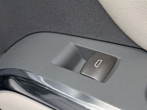 New 2026 Chevrolet Traverse LT FWD image 32