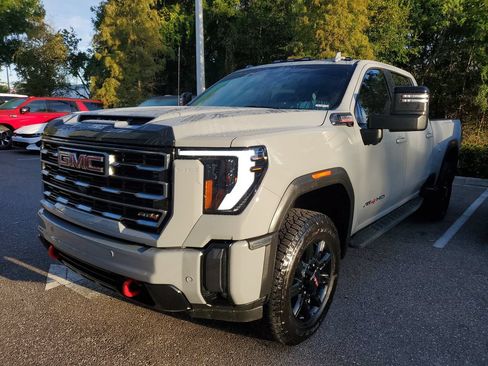 Used 2024 GMC Sierra 2500 AT4 w/ AT4 Premium Plus Package AWD/4WD image 2