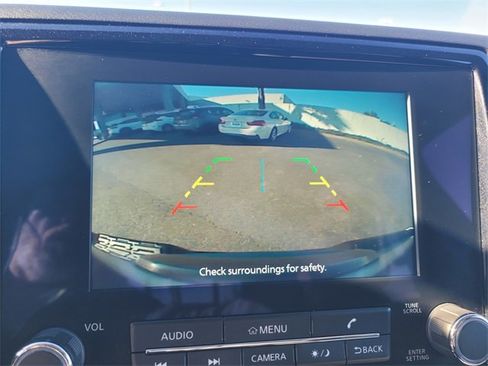 Certified 2022 Nissan Frontier SV image 21