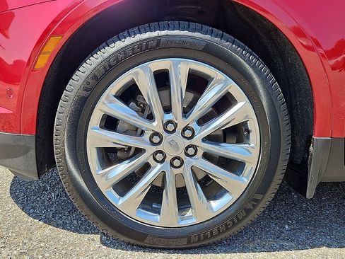 Certified 2019 Cadillac XT5 Premium Luxury w/ Driver Assist Package FWD image 8
