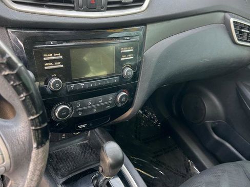 Used 2016 Nissan Rogue S image 8