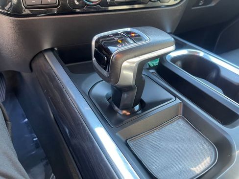 Used 2022 Chevrolet Silverado 1500 LTZ AWD/4WD image 34
