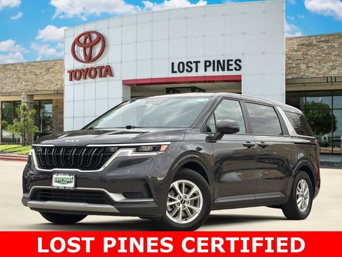 Used 2024 Kia Carnival LX image 1