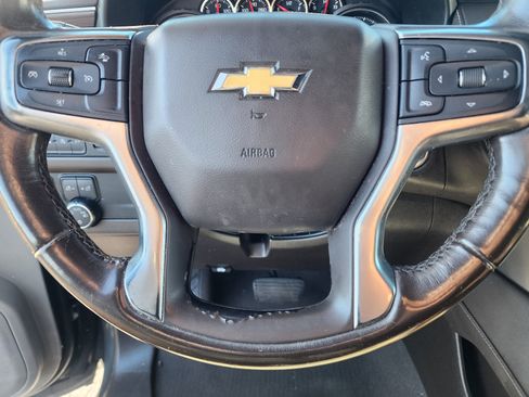 Used 2021 Chevrolet Suburban LS image 27