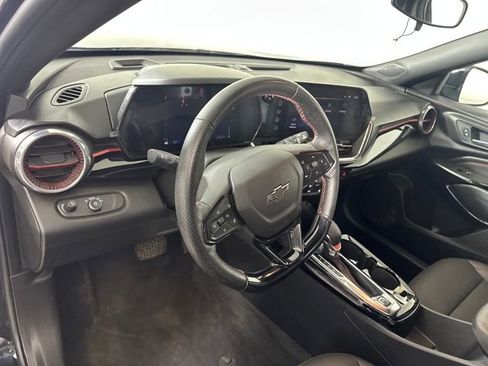 Used 2025 Chevrolet Trax RS w/ Driver Confidence Package image 13