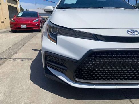 Used 2020 Toyota Corolla SE w/ SE Premium Package FWD image 16